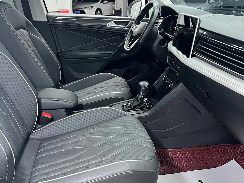 Tiguan L 2023 280TSI automatic two-wheel drive Chaochuang limited edition купить на сайте DeffCars