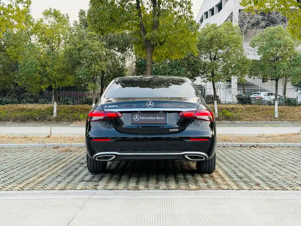 Mercedes-Benz E-Class 2023 E 300 L Luxury Model купить на сайте DeffCars