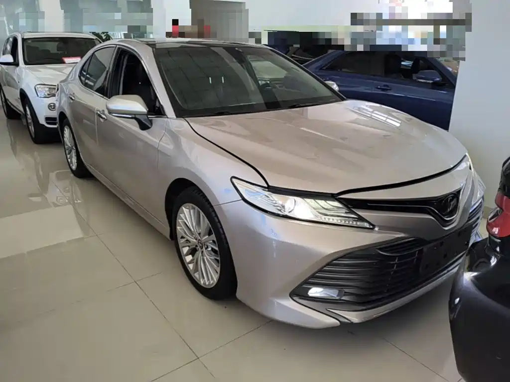Camry 2018 2.5G Deluxe Edition купить на сайте DeffCars