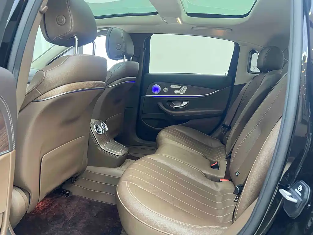 Mercedes-Benz E-Class 2023 E 300 L Luxury Model купить на сайте DeffCars