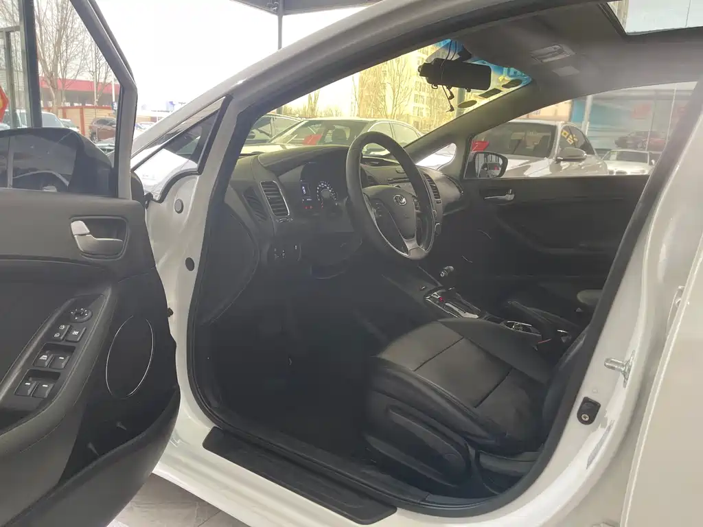 Kia K3 2017 1.6L Automatic 15th Anniversary Special Edition GLS купить на сайте DeffCars
