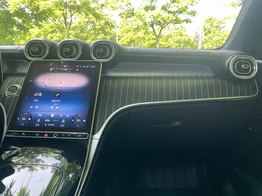 Mercedes-Benz GLC 2023 facelift GLC 260 L 4MATIC luxury model 5 seats купить на сайте DeffCars