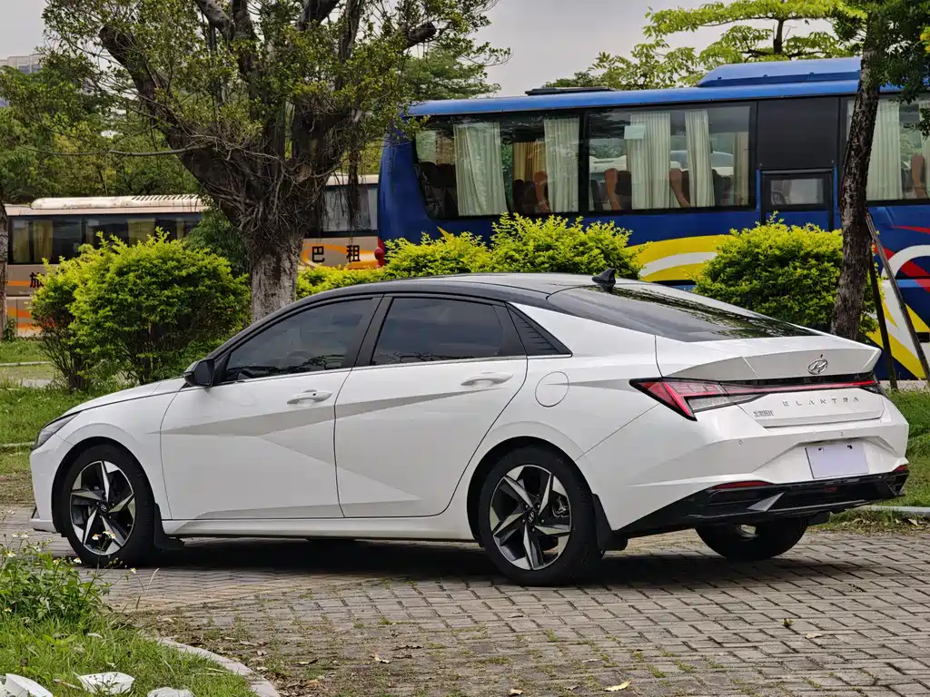 Elantra 2022 1.5L CVT LUX Premium Edition купить на сайте DeffCars