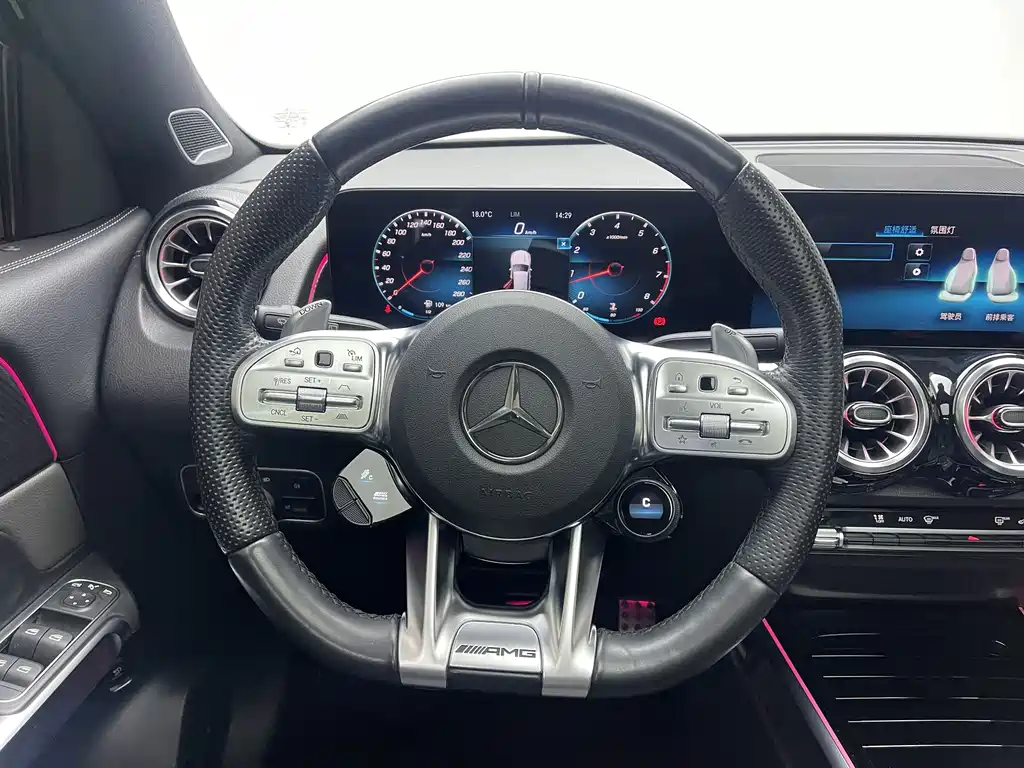 Mercedes-Benz GLB AMG 2021 AMG GLB 35 4MATIC купить на сайте DeffCars