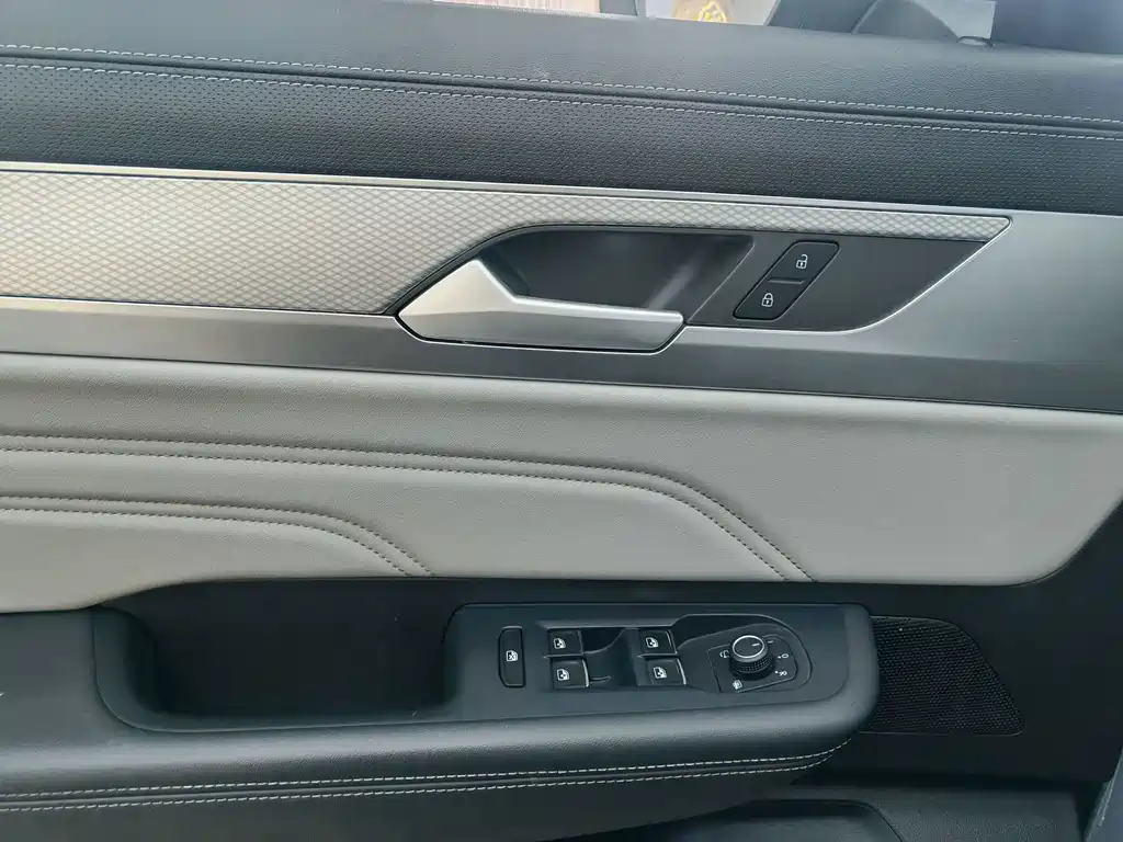 Lanxun 2024 380TSI four-wheel drive R-Line cruise version купить на сайте DeffCars