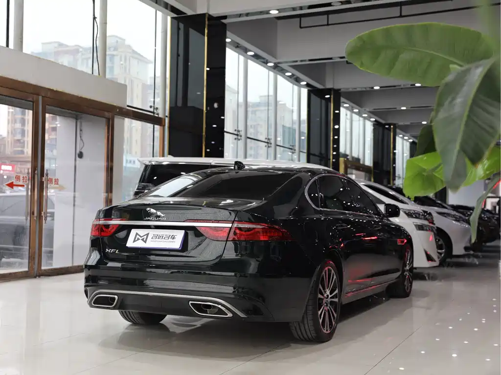 Jaguar XFL 2024 2.0T P250 two-wheel drive exclusive luxury version купить на сайте DeffCars