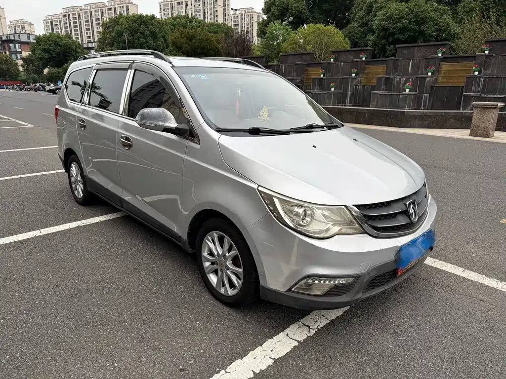 Baojun 730 2014 1.5L manual luxury navigation ESP version 7 seats купить на сайте DeffCars