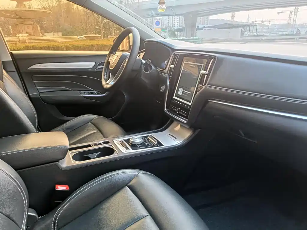 Roewe i6 New Energy 2017 45T Hybrid Internet Smart Edition купить на сайте DeffCars