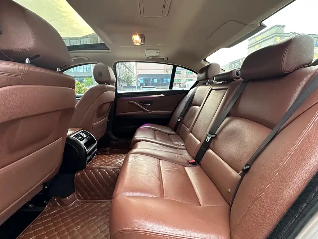 BMW 5 Series 2014 520Li Elegant купить на сайте DeffCars