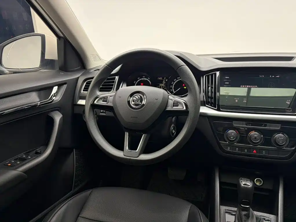 Komic 2022 1.5L automatic comfort version купить на сайте DeffCars