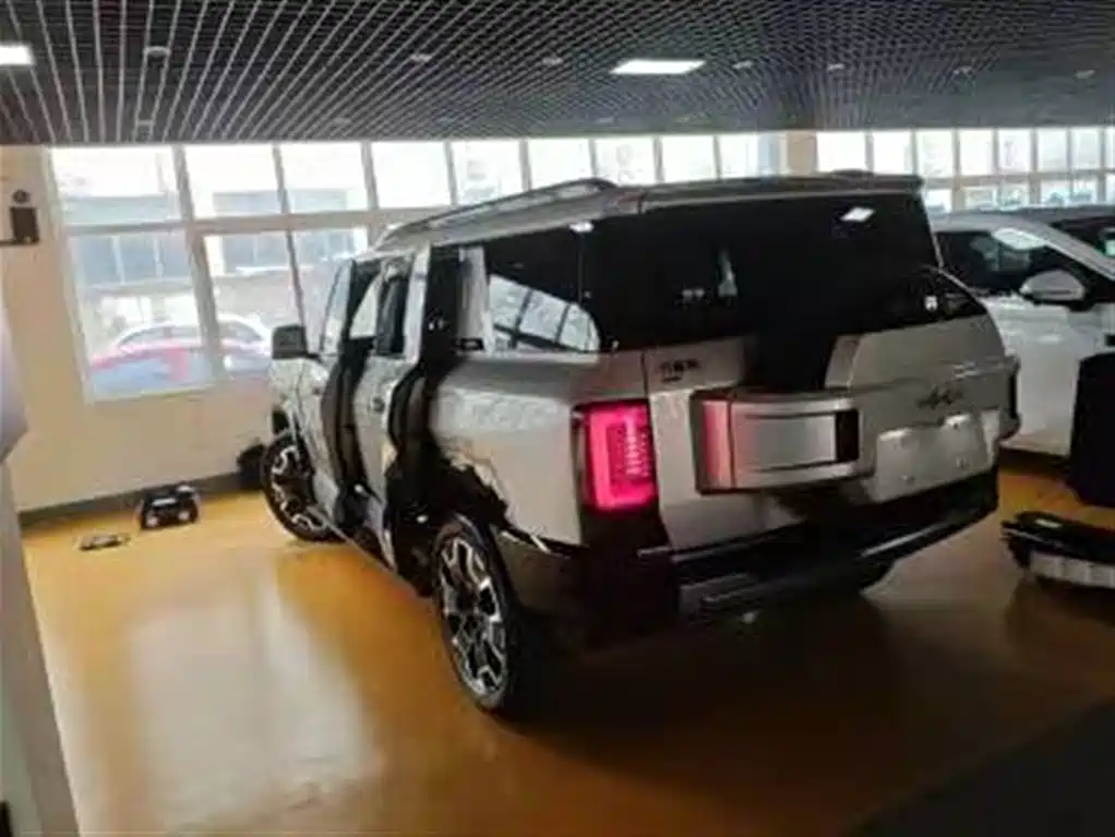 Leopard 8 2025 Zhiyong flagship version 7 seats купить на сайте DeffCars