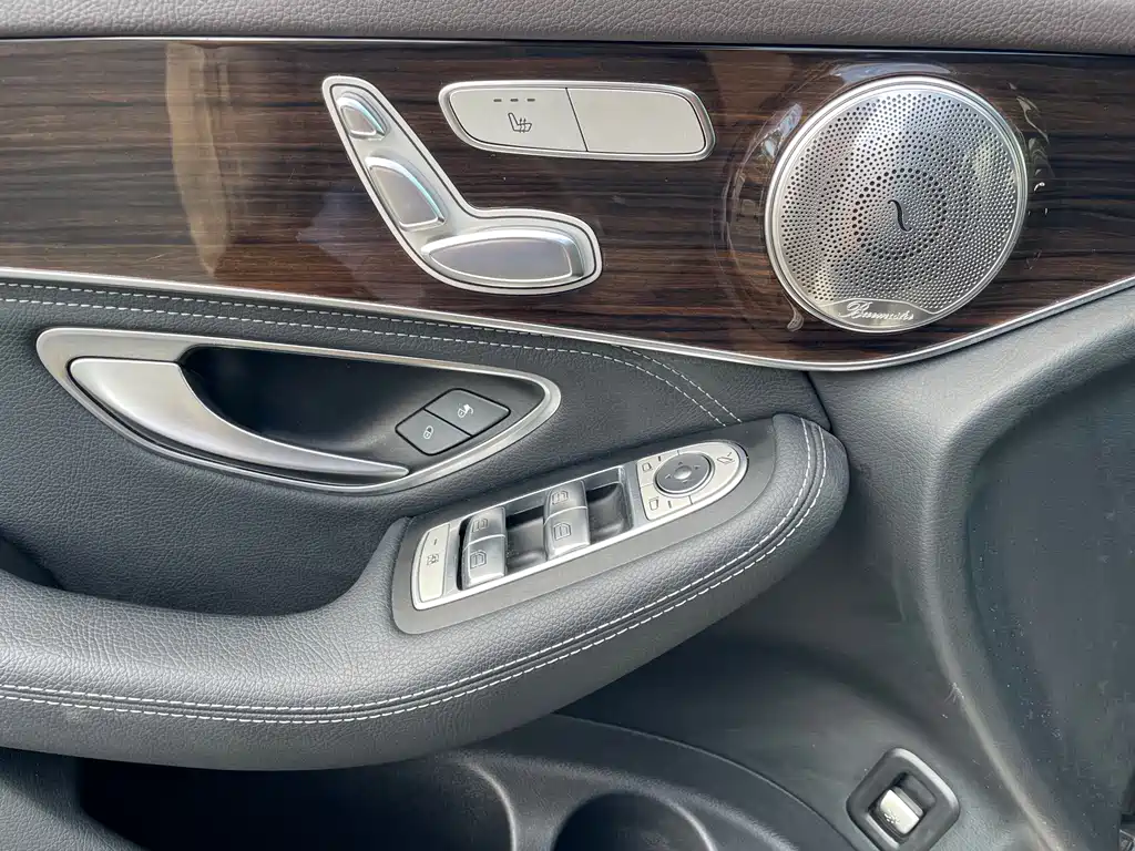Mercedes GLC 2017 260 4MATIC luxury model купить на сайте DeffCars