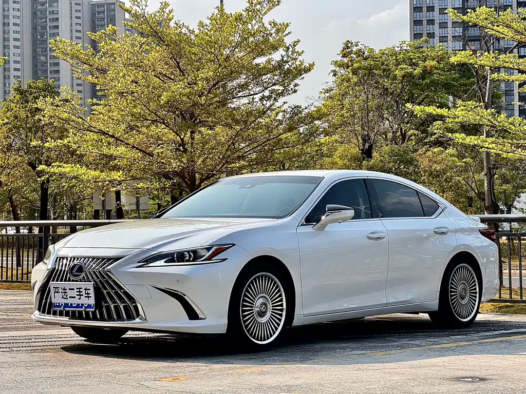 Lexus ES 2020 300h Excellence Edition National V купить на сайте DeffCars