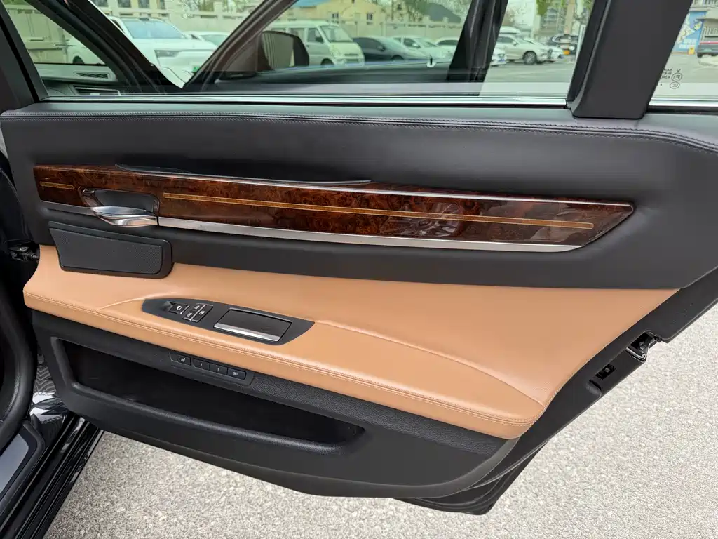 BMW 7 Series 2013 760Li купить на сайте DeffCars