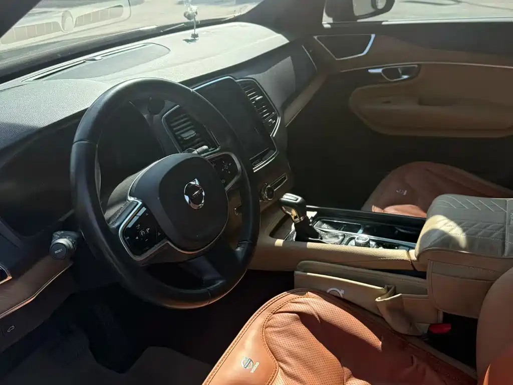 Volvo XC90 2019 T6 Zhiyi Edition 7 seats National VI купить на сайте DeffCars