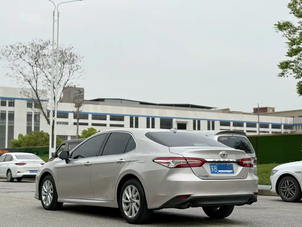 Camry 2021 2.0G Deluxe Edition купить на сайте DeffCars