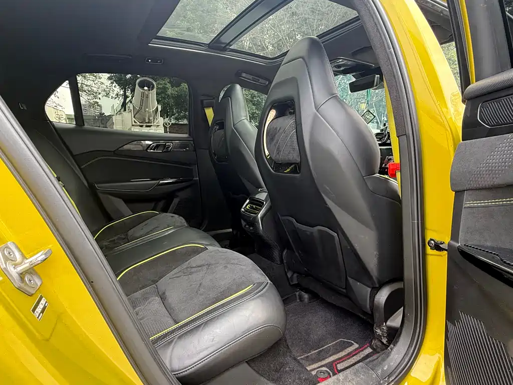 Lynk & Co 03 2021 03+ 2.0TD automatic performance package version купить на сайте DeffCars