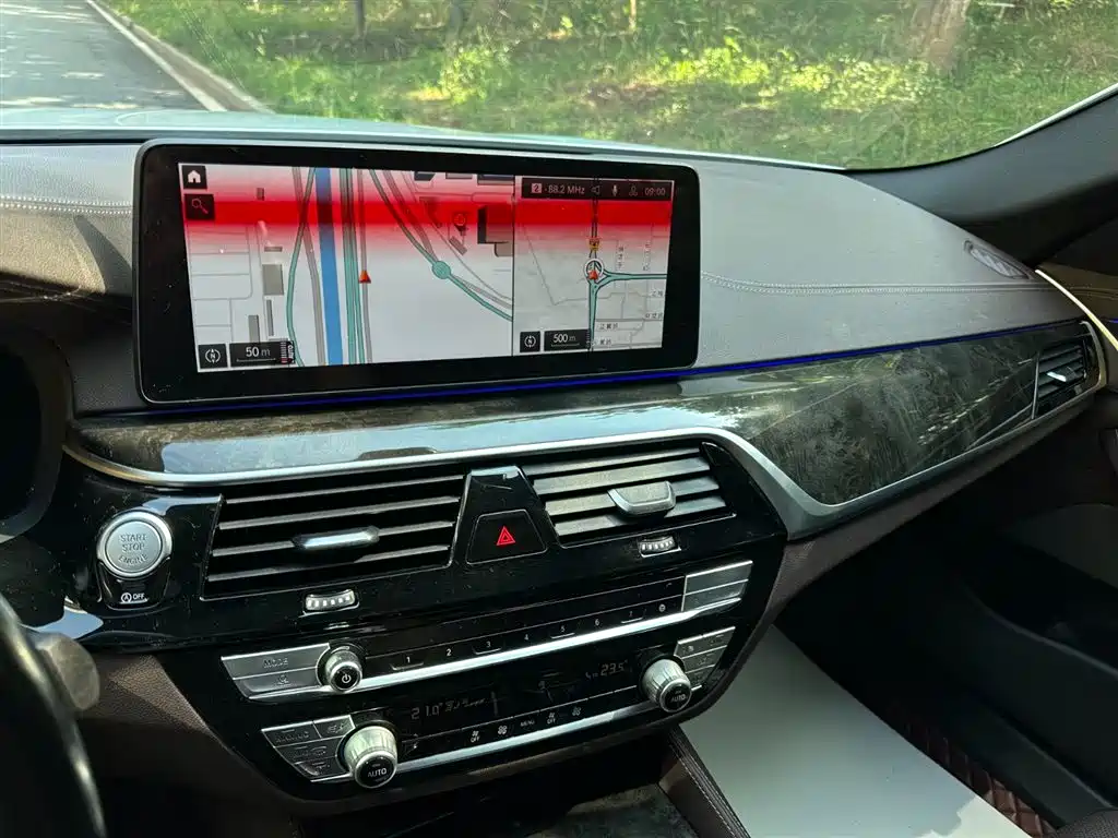 BMW 5 Series 2022 525Li M Sports Package купить на сайте DeffCars