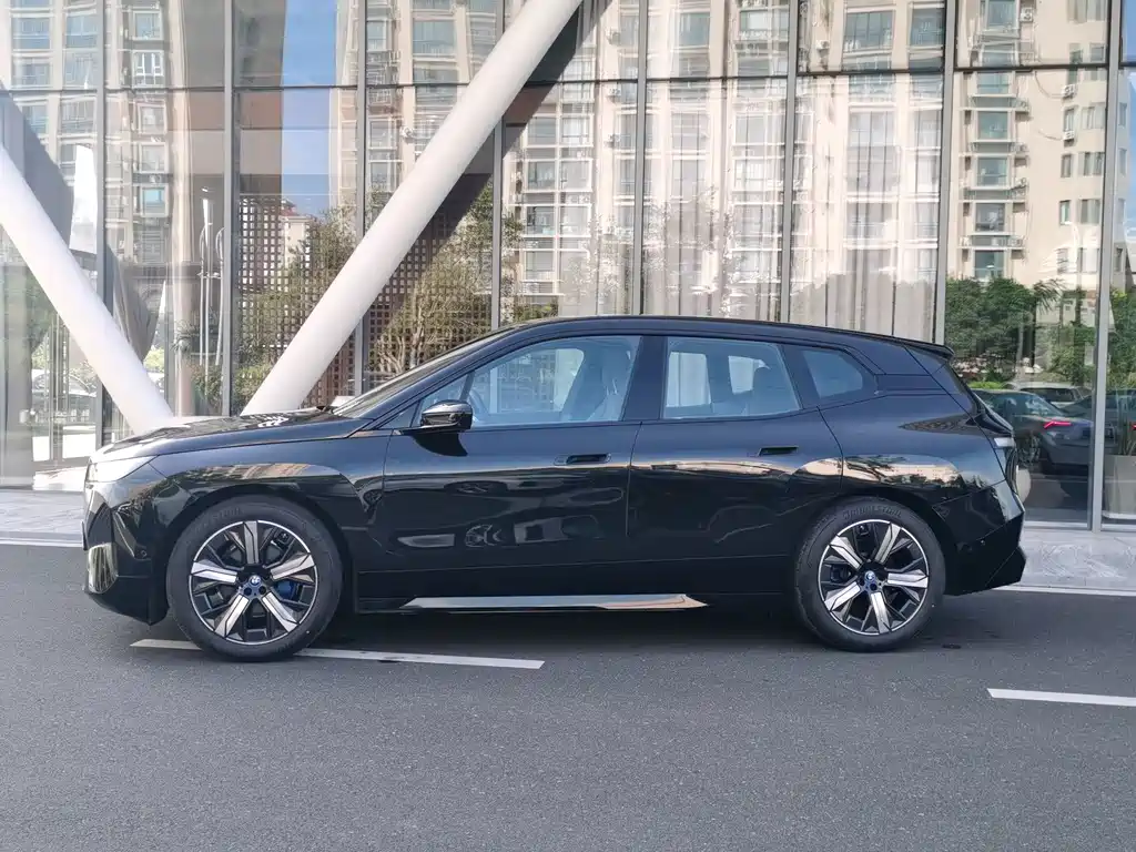 BMW iX 2023 facelift xDrive50 купить на сайте DeffCars