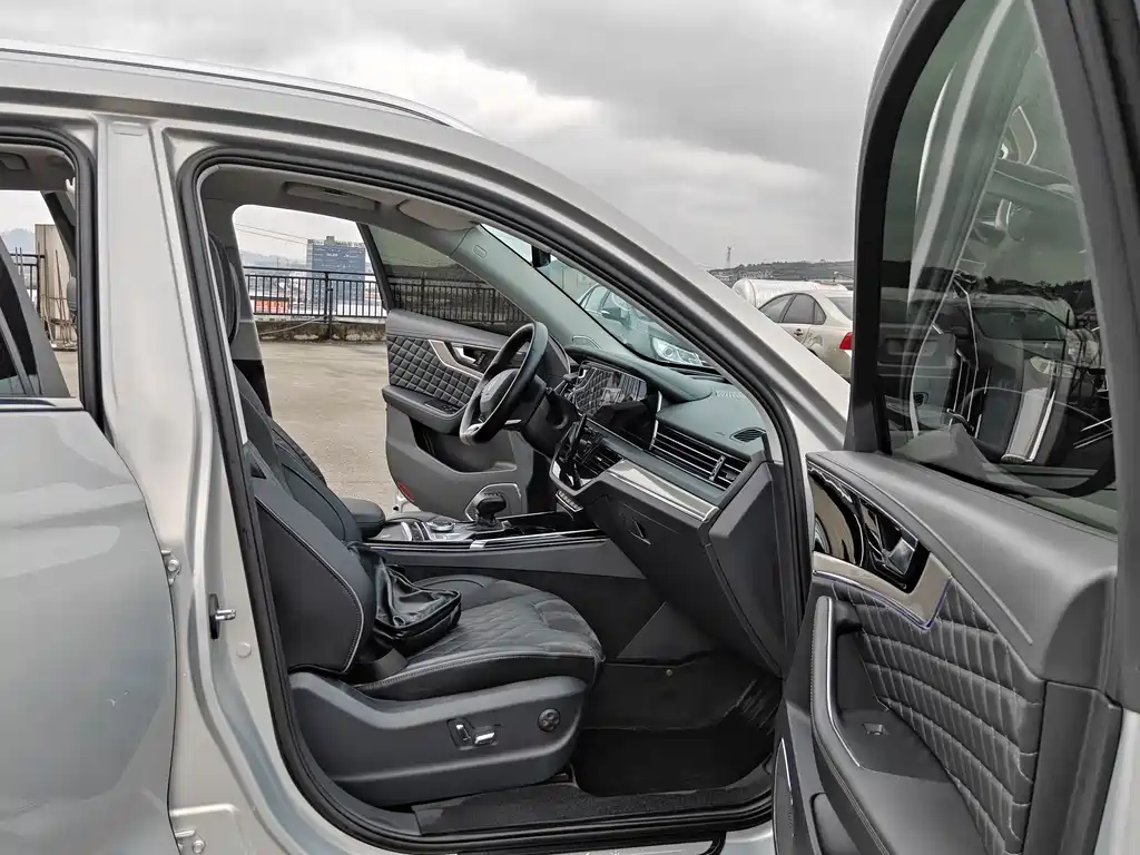 Hongqi HS5 2019 2.0T Zhilian Qiyue Edition купить на сайте DeffCars