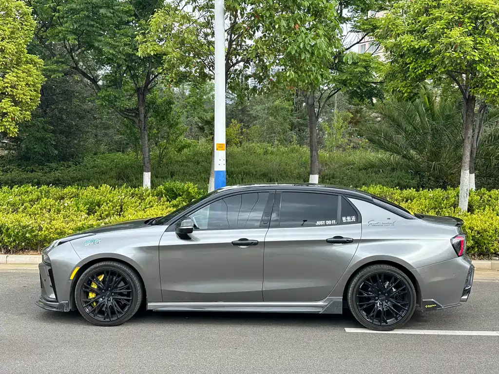 Lynk & Co 03 2023 2.0TD DCT Halo купить на сайте DeffCars