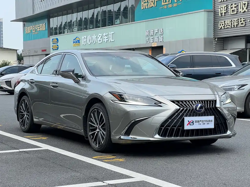 Lexus ES 2021 300h Premium Edition купить на сайте DeffCars