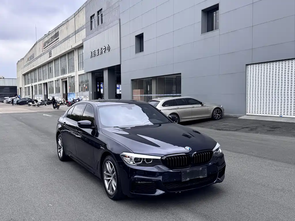 BMW 5 Series 2018 525Li Luxury Package купить на сайте DeffCars