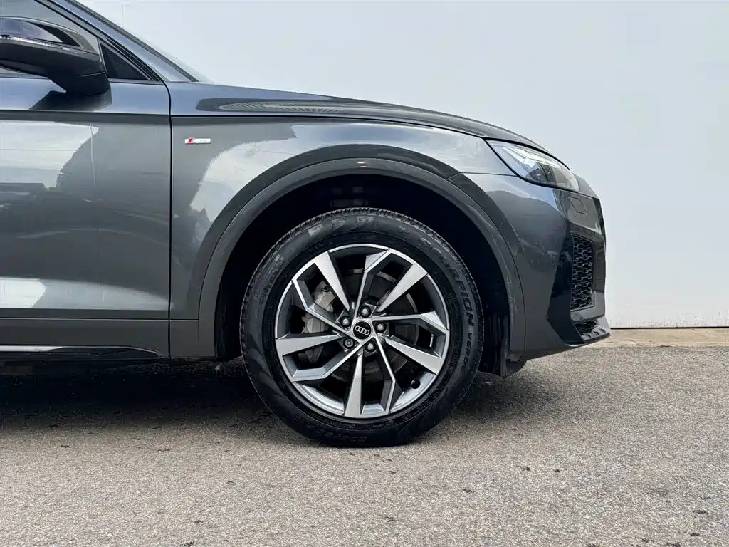 Audi Q5L 2023 40T luxury and dynamic model купить на сайте DeffCars