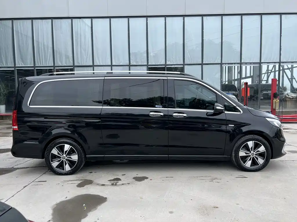 Mercedes V-Class 2021 V 260L Long Wheelbase Premium Edition купить на сайте DeffCars