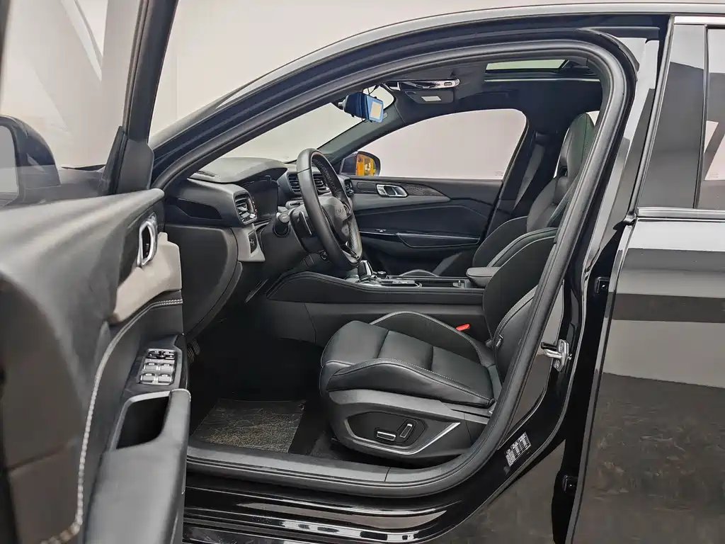 Lynk & Co 03 2022 2.0TD DCT Plus купить на сайте DeffCars