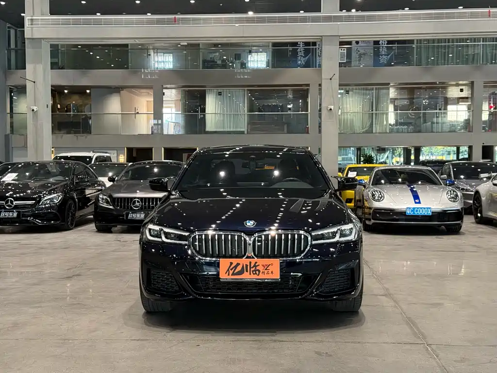 BMW 5 Series 2023 facelift 530Li leading M sports package купить на сайте DeffCars