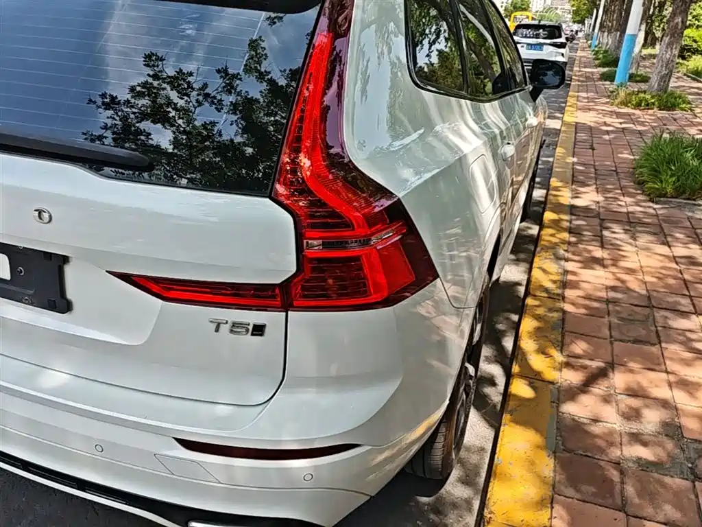 Volvo XC60 2021 T5 four-wheel drive Zhiyuan Sport Edition купить на сайте DeffCars