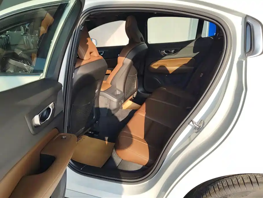 Volvo S60 2026 B4 Zhiyi Luxury Edition купить на сайте DeffCars