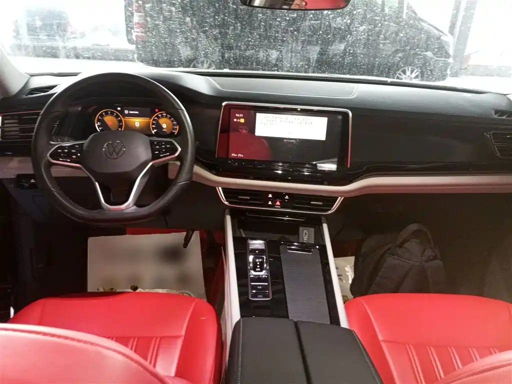 Touron 2022 330TSI two-wheel drive luxury version купить на сайте DeffCars