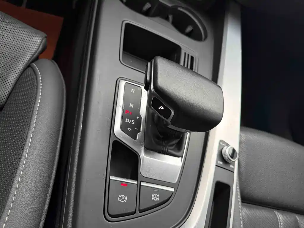 Audi A4L 2020 40 TFSI Fashionable and Dynamic купить на сайте DeffCars