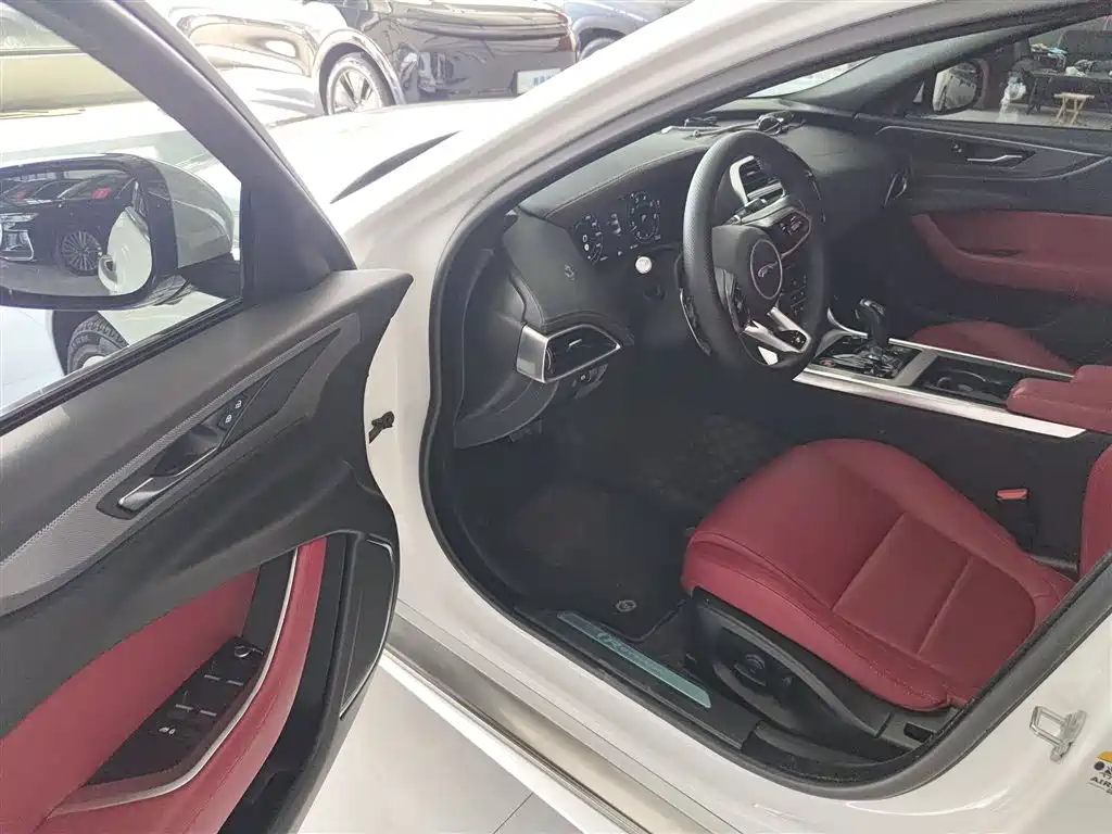 Jaguar XEL 2021 2.0T 250PS R-DYNAMIC S Advanced Sports Edition купить на сайте DeffCars