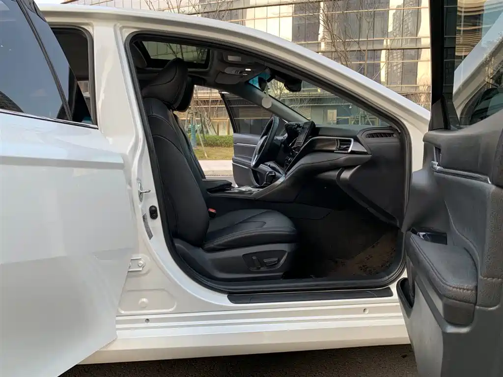 Camry 2021 Dual Engine 2.5HGVP Leading Edition купить на сайте DeffCars