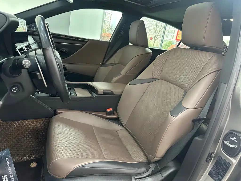 Lexus ES 2022 300h Excellence Edition купить на сайте DeffCars