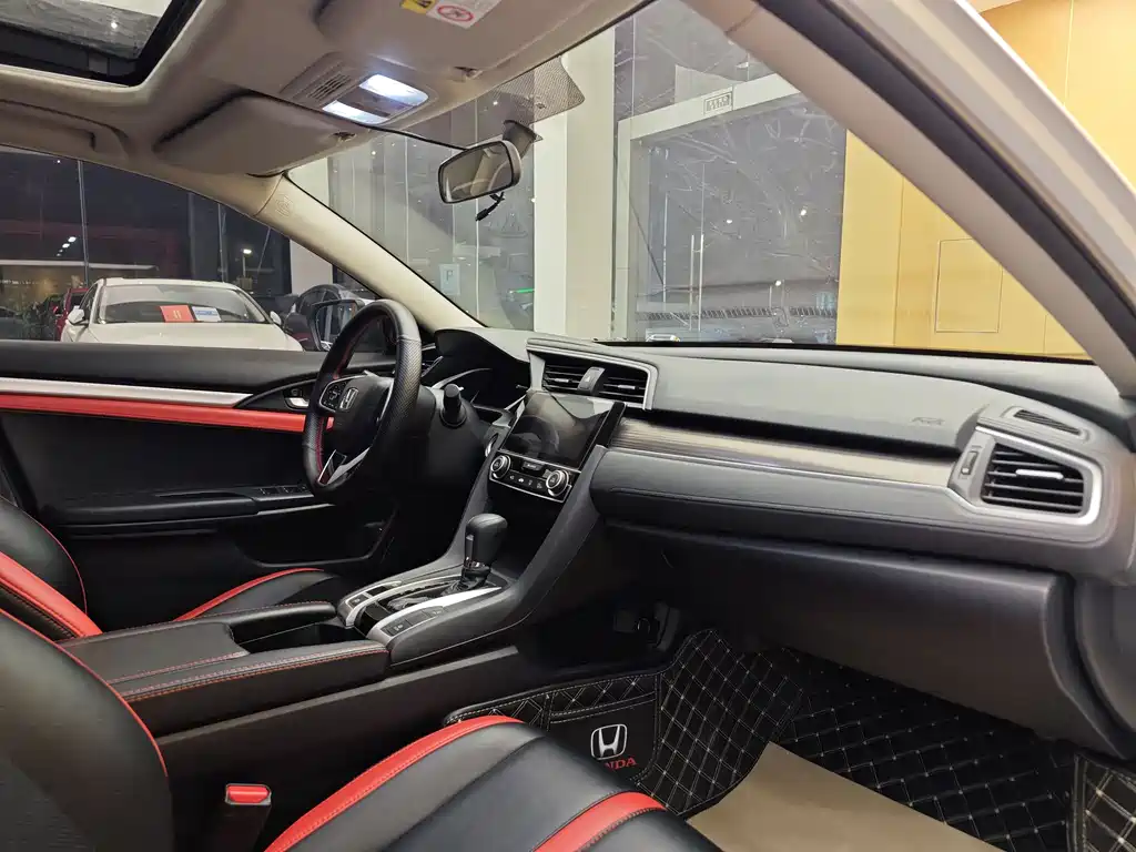 Civic 2019 220TURBO CVT Dynamic Edition National V купить на сайте DeffCars