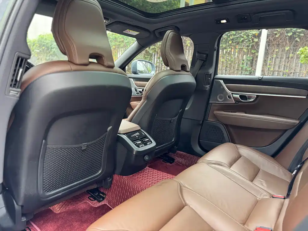 Volvo V90 2023 Cross Country B5 AWD Smart Edition купить на сайте DeffCars