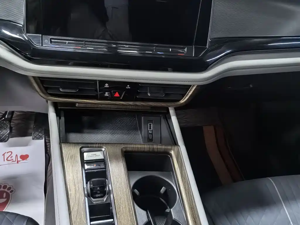 Touron 2021 380TSI four-wheel drive luxury version купить на сайте DeffCars