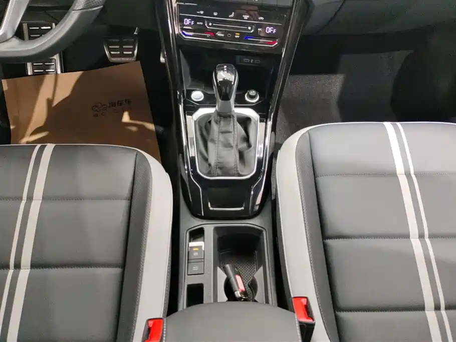 T-ROC 2023 300TSI DSG two-wheel drive Chenguang version купить на сайте DeffCars