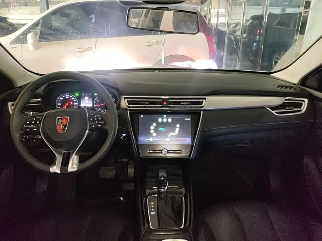 Roewe i5 2019 1.5L automatic 4G Internet Langham Edition купить на сайте DeffCars