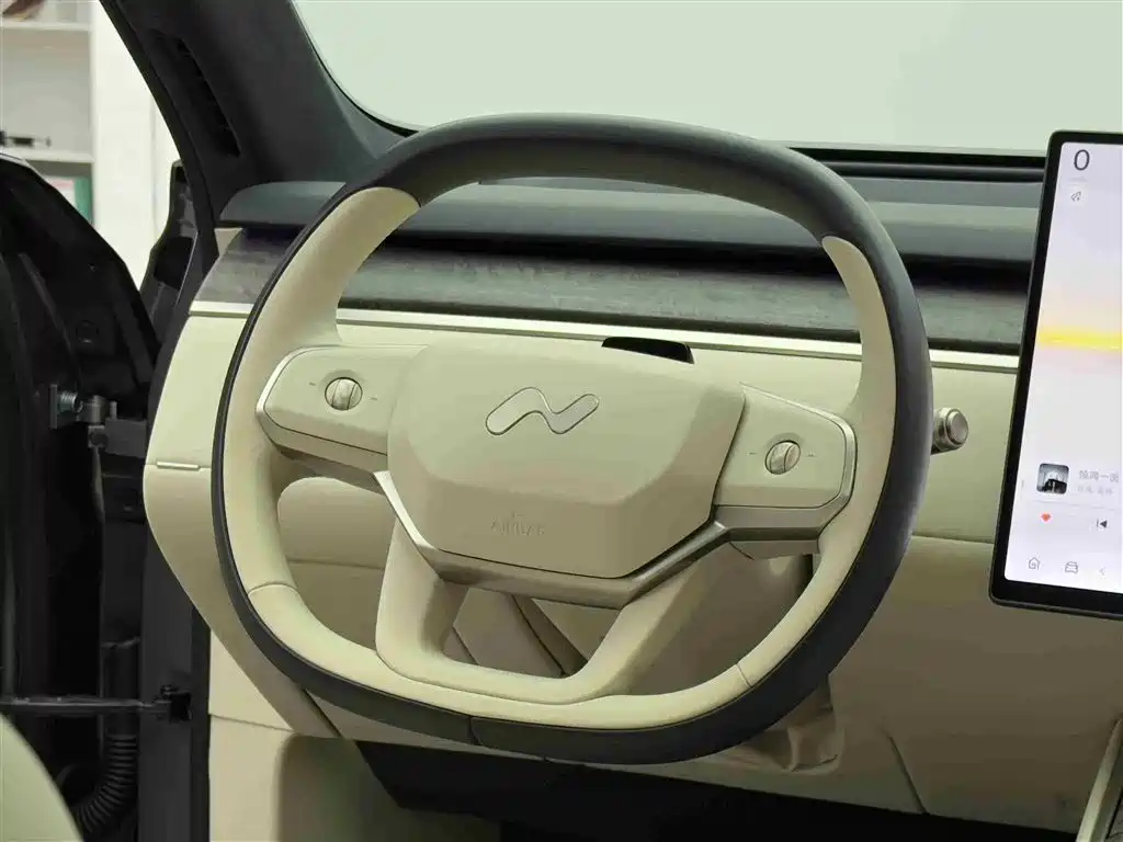 Ledo L90 2025 Ultra six-seater version купить на сайте DeffCars