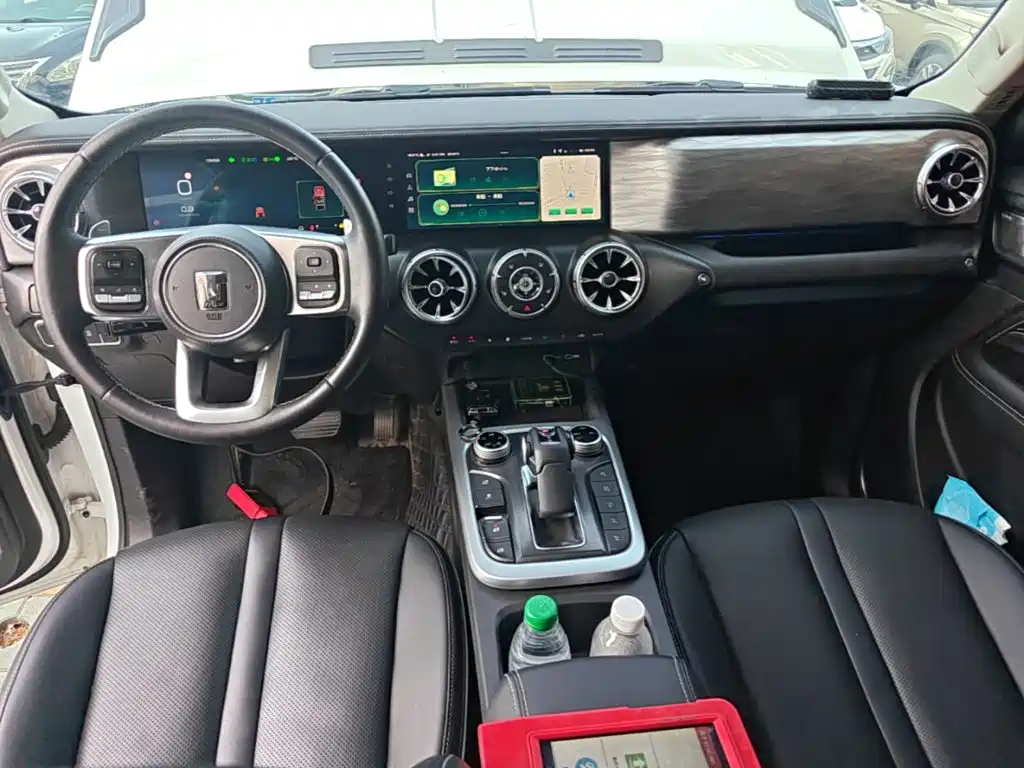 TANK 300 2023 2.0T Tieqi 02 купить на сайте DeffCars