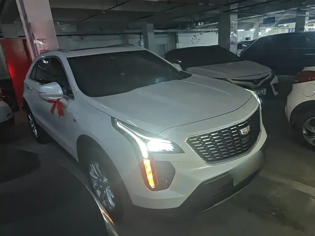 Cadillac XT4 2022 28T two-wheel drive fashion model купить на сайте DeffCars