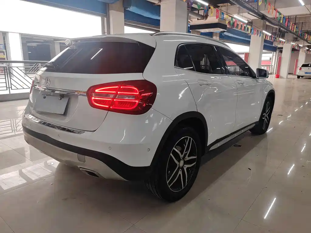 Mercedes-Benz GLA 2016 GLA 200 Fashion Model купить на сайте DeffCars