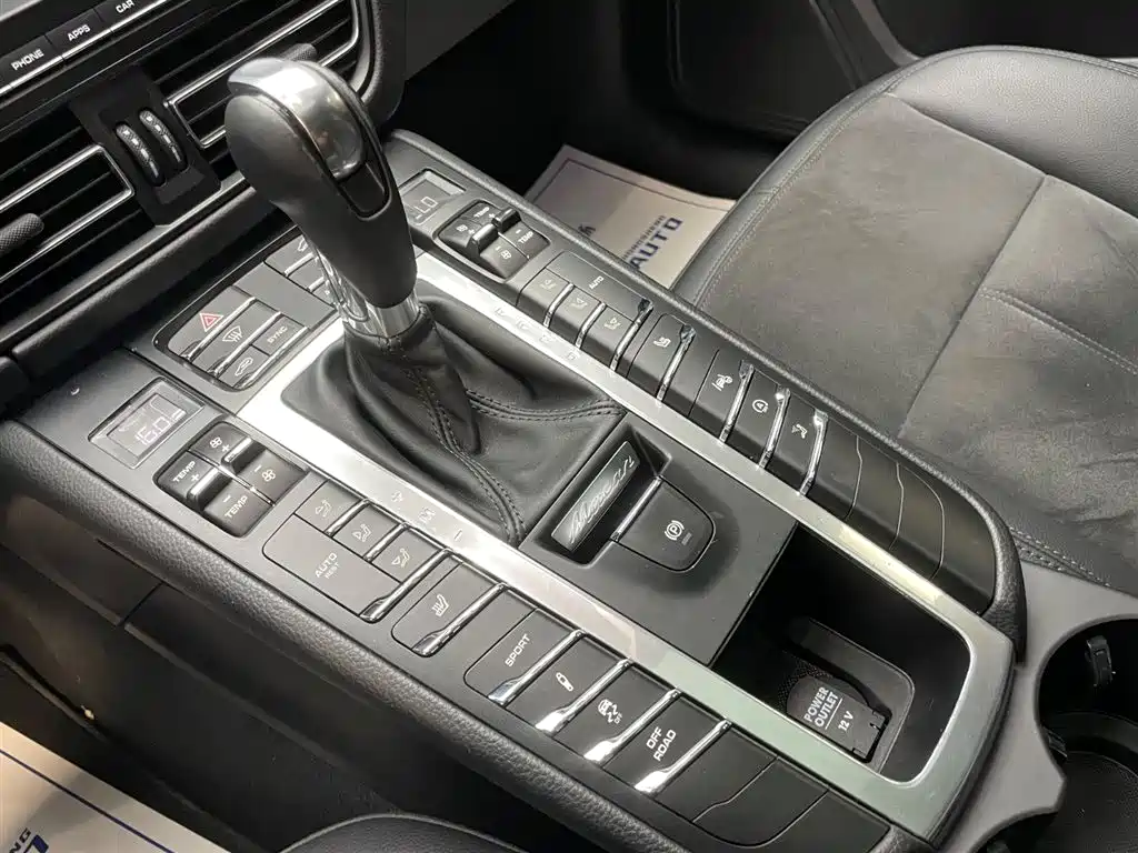 Macan 2021 Macan 2.0T купить на сайте DeffCars