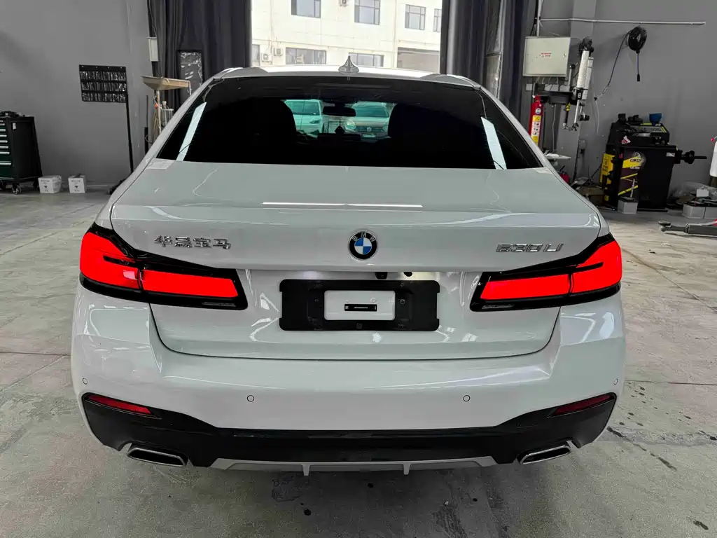 BMW 5 Series 2023 530Li Leading M Sports Package купить на сайте DeffCars
