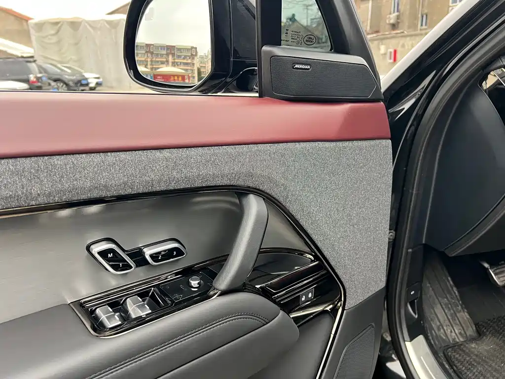 Range Rover Sport 2025 400PS Dynamic SE купить на сайте DeffCars